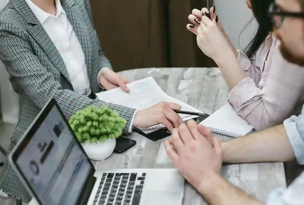 Illustration symbolisant la Data Governance comme cadre de gestion des données