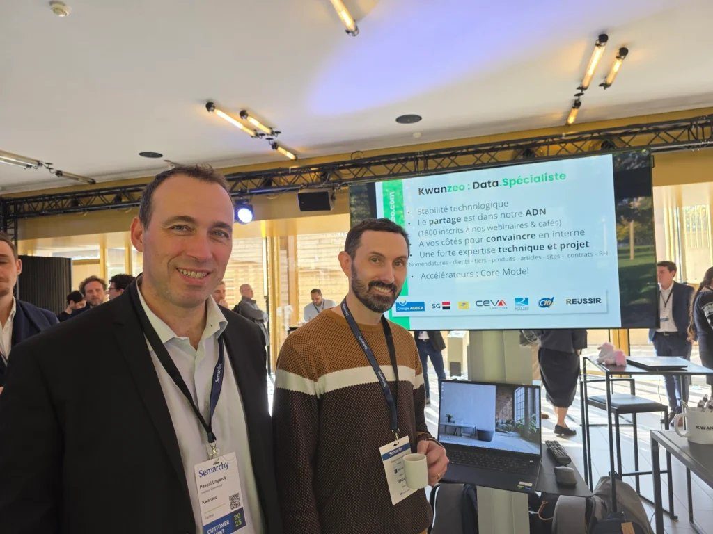 Pascal Logerot et Stephan Verdier sur le stand Kwanzeo à la Journée Clients Semarchy 2025
