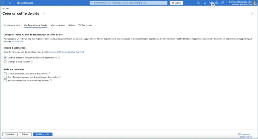 Configuration du contrôle d’accès en fonction du rôle Azure sur le Key Vault.